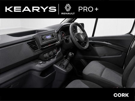 2022 Renault Trafic - photo 2