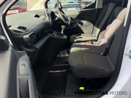 2024 Toyota Proace - photo 6