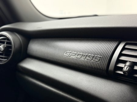 2020 Mini Cooper - photo 16