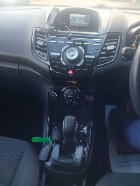 2014 Ford Fiesta - photo 8