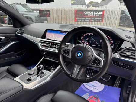 2022 BMW 3-Series - photo 6