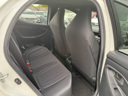 2020 Toyota Yaris - photo 8