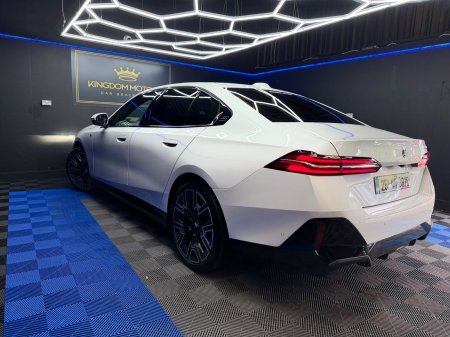 2025 BMW 5-Series - photo 8