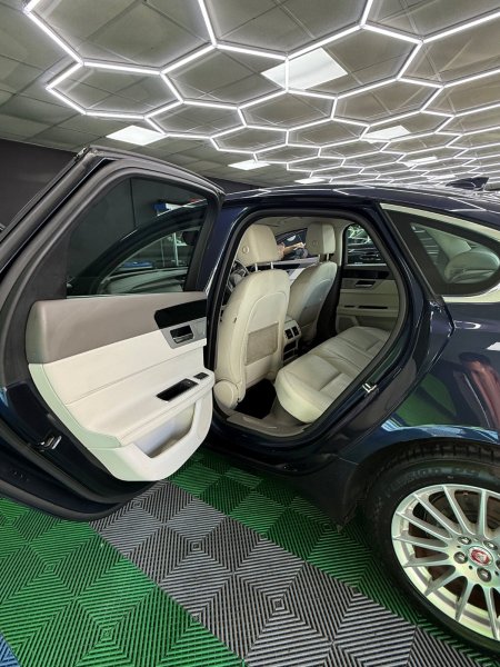 2016 Jaguar XF - photo 13