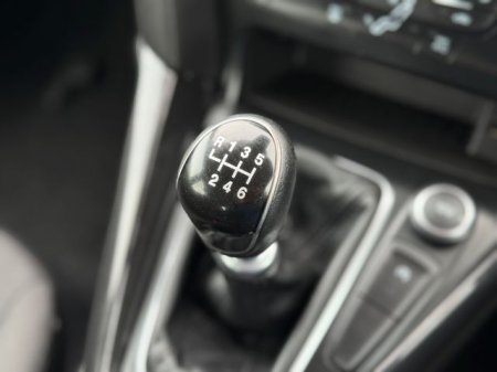 2017 Ford Focus - photo 17