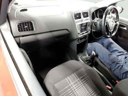 2015 Volkswagen Polo - photo 2