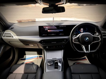 2025 BMW 3-Series - photo 13