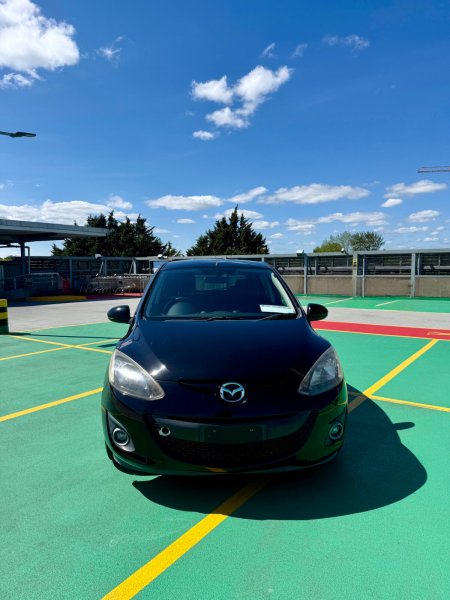 2012 Mazda Demio - photo 2