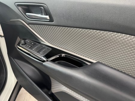 2020 Toyota C-HR - photo 12