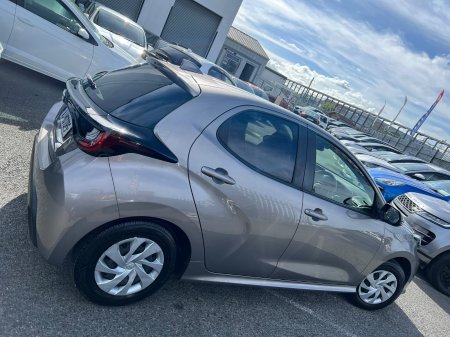 2021 Toyota Yaris - photo 8