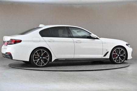 2022 BMW 5-Series - photo 9