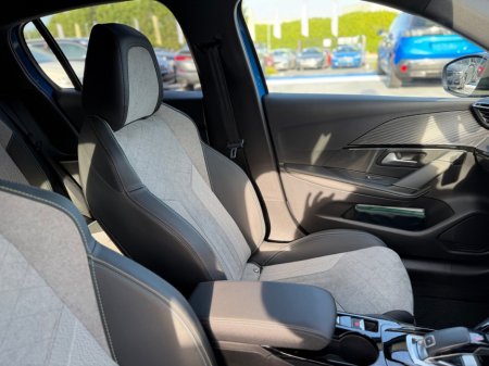 2021 Peugeot 208 - photo 18