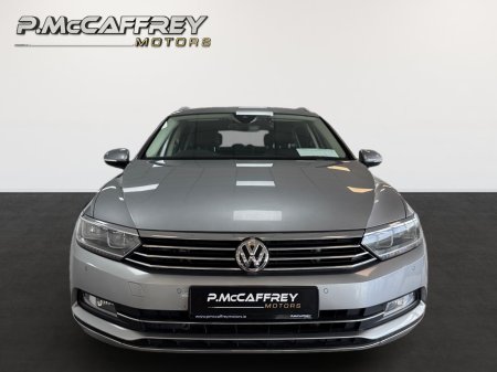 2018 Volkswagen Passat - photo 2