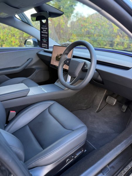 2025 Tesla Model 3 - photo 17
