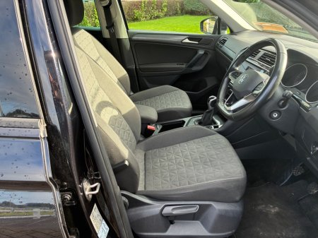 2023 Volkswagen Tiguan - photo 10