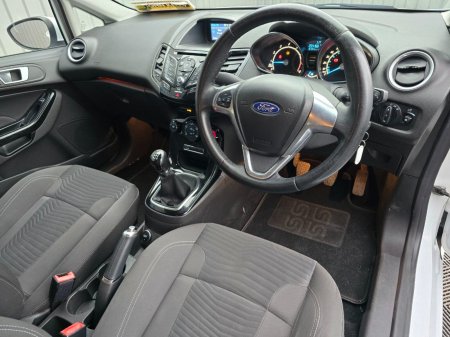 2016 Ford Fiesta - photo 12