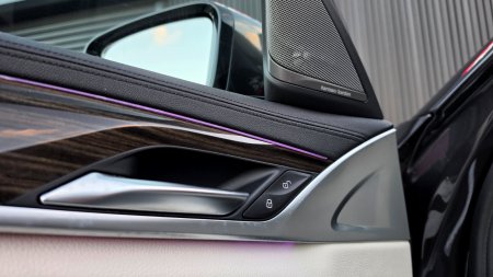 2017 BMW 5-Series - photo 25