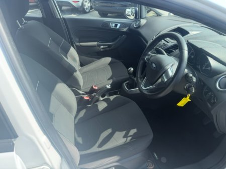 2017 Ford Fiesta - photo 12