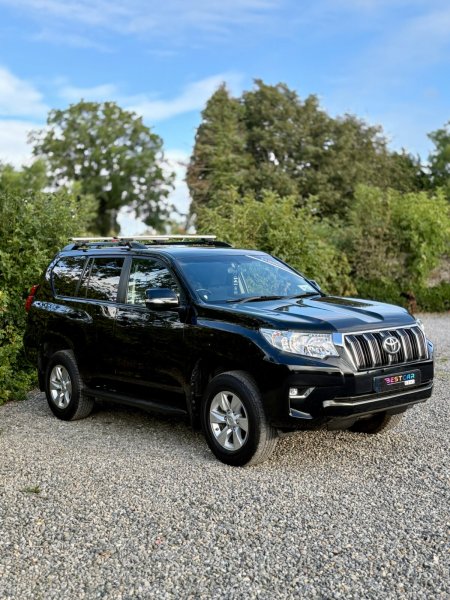 2022 Toyota Land Cruiser - photo 2
