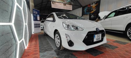 2017 Toyota Aqua - photo 3