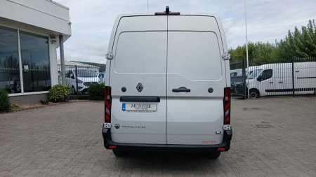 2025 Renault Master - photo 10