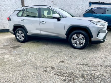 2024 Toyota RAV4 - photo 2