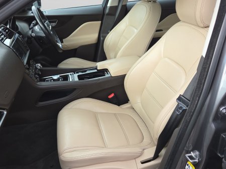 2019 Jaguar F-Pace - photo 12