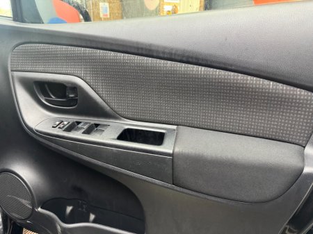 2019 Toyota Vitz - photo 15