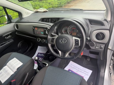 2012 Toyota Yaris - photo 12