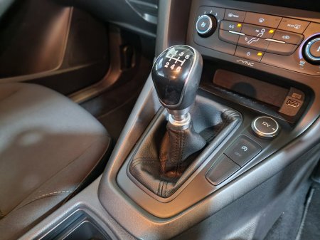 2017 Ford Focus - photo 24