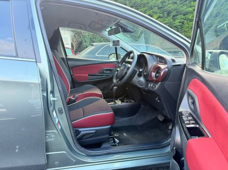 2017 Toyota Vitz - photo 6