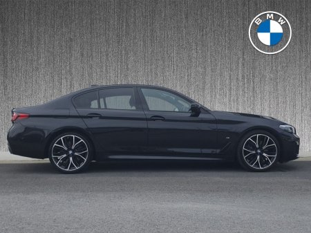 2022 BMW 5-Series - photo 3