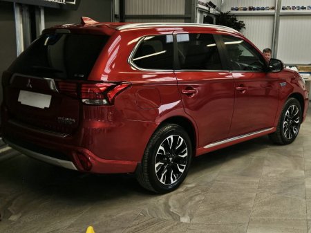 2017 Mitsubishi Outlander - photo 2