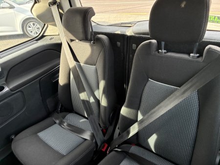 2014 Ford Galaxy - photo 14