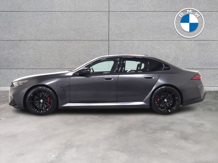 2025 BMW M5 - photo 3
