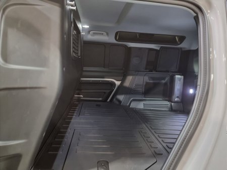 2026 Land Rover Defender - photo 7