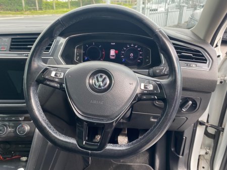 2021 Volkswagen Tiguan - photo 26