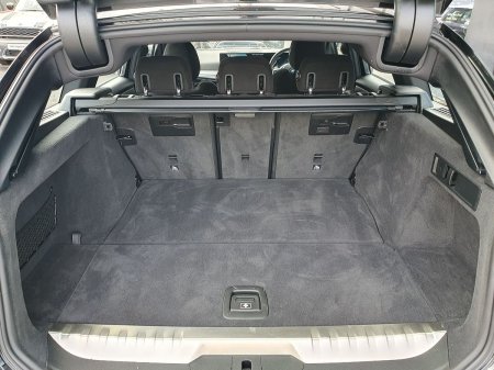2025 BMW 3-Series - photo 13