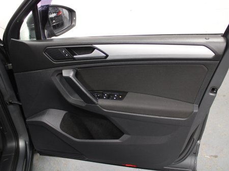 2019 Volkswagen Tiguan - photo 24