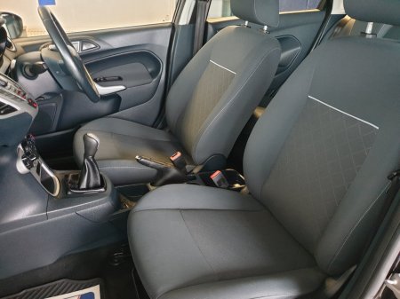 2013 Ford Fiesta - photo 13