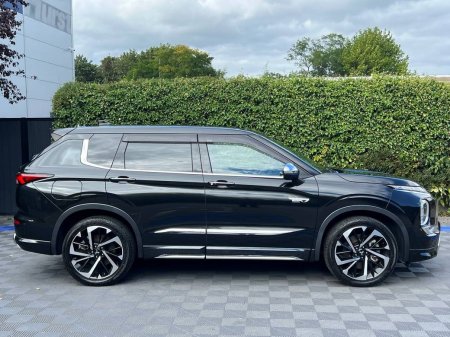 2022 Mitsubishi Outlander - photo 3
