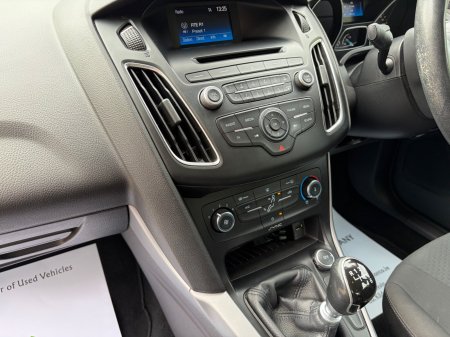 2017 Ford Focus - photo 18