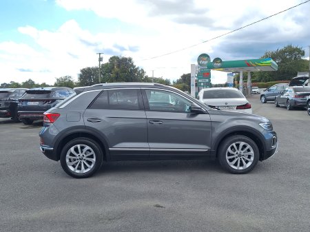 2023 Volkswagen T-Roc - photo 2