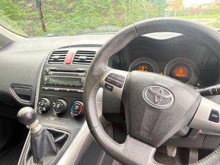 2010 Toyota Auris - photo 9