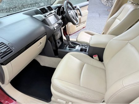 2017 Toyota Land Cruiser - photo 12