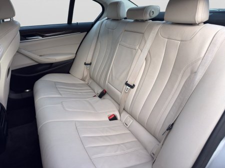 2018 BMW 5-Series - photo 11