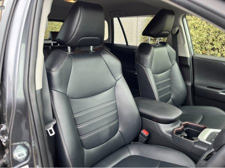 2020 Toyota RAV4 - photo 12