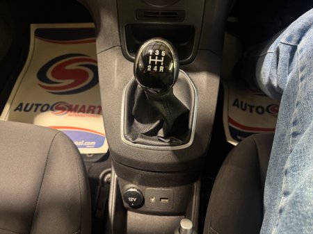 2015 Ford Fiesta - photo 20