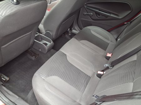 2014 Ford Fiesta - photo 16