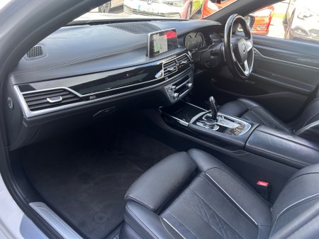 2017 BMW 7-Series - photo 10